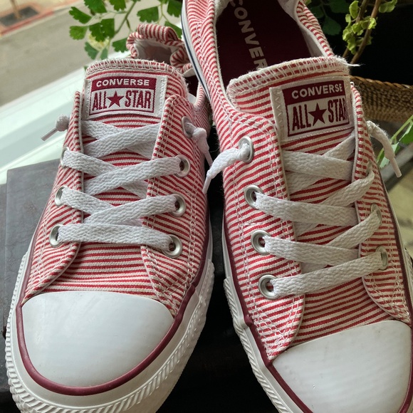 Converse Shoreline Red/White Stripe - Size 9 - Picture 1 of 5